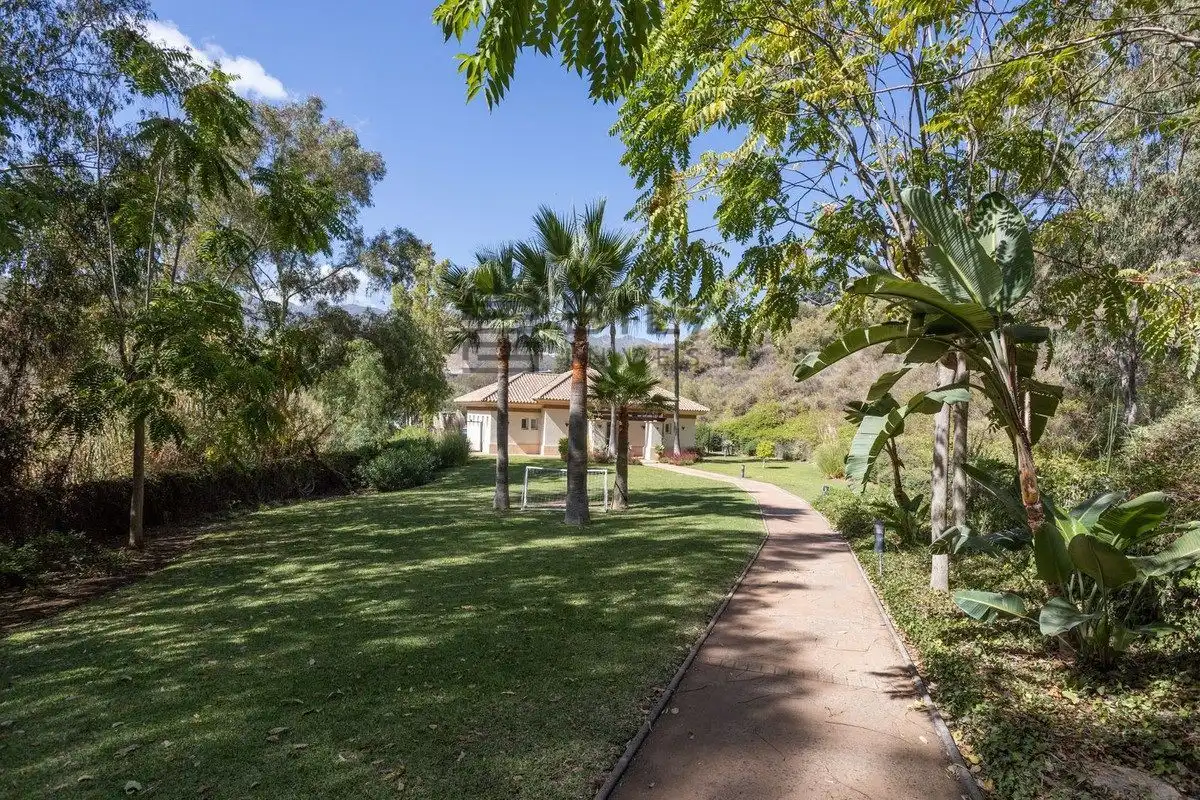 Jardí de Pis en venda en Marbella amb Aire condicionat, Terrassa i Traster