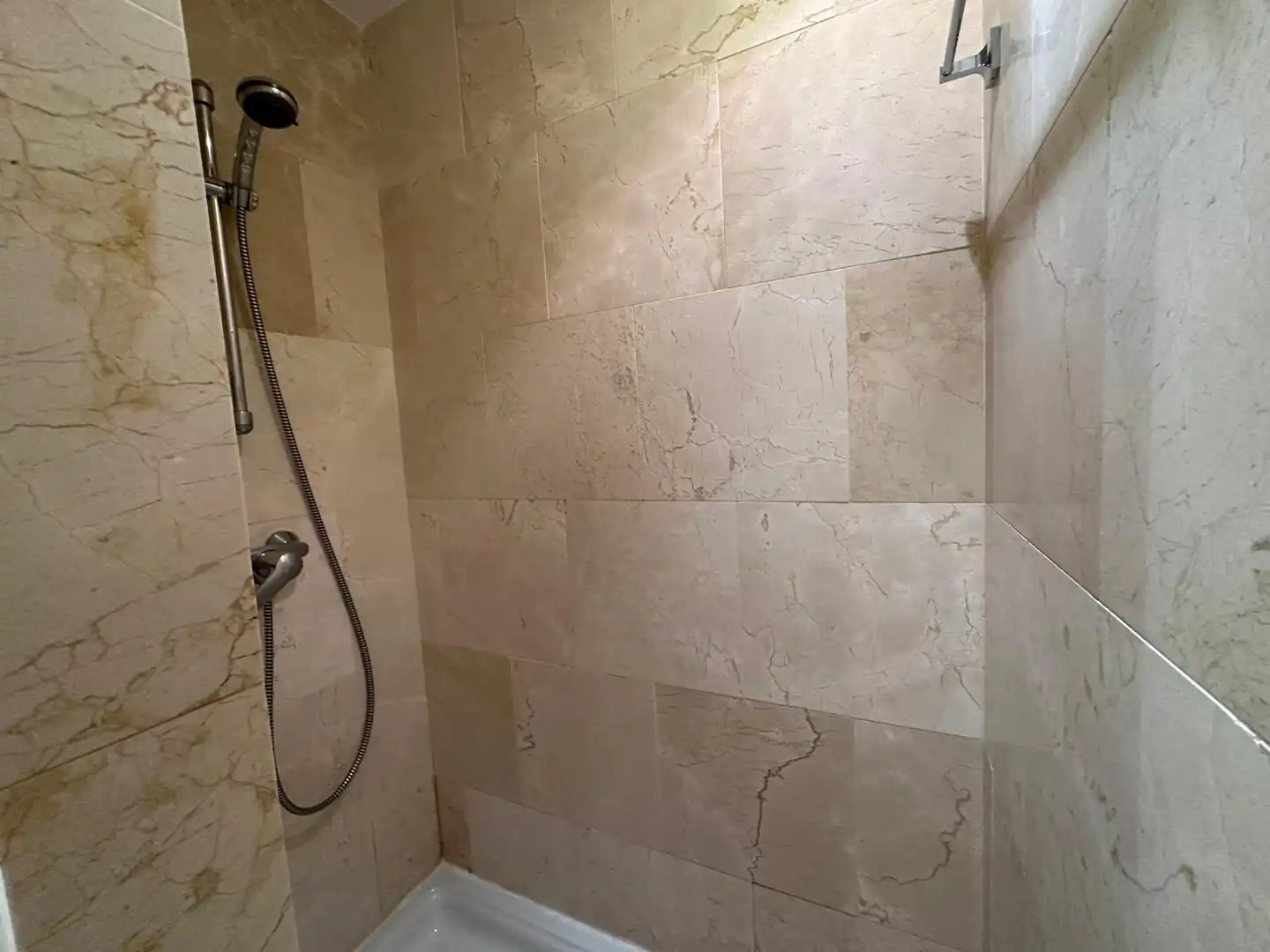 Baño de Piso en venta en Torrelodones con Calefacción, Jardín privado y Terraza