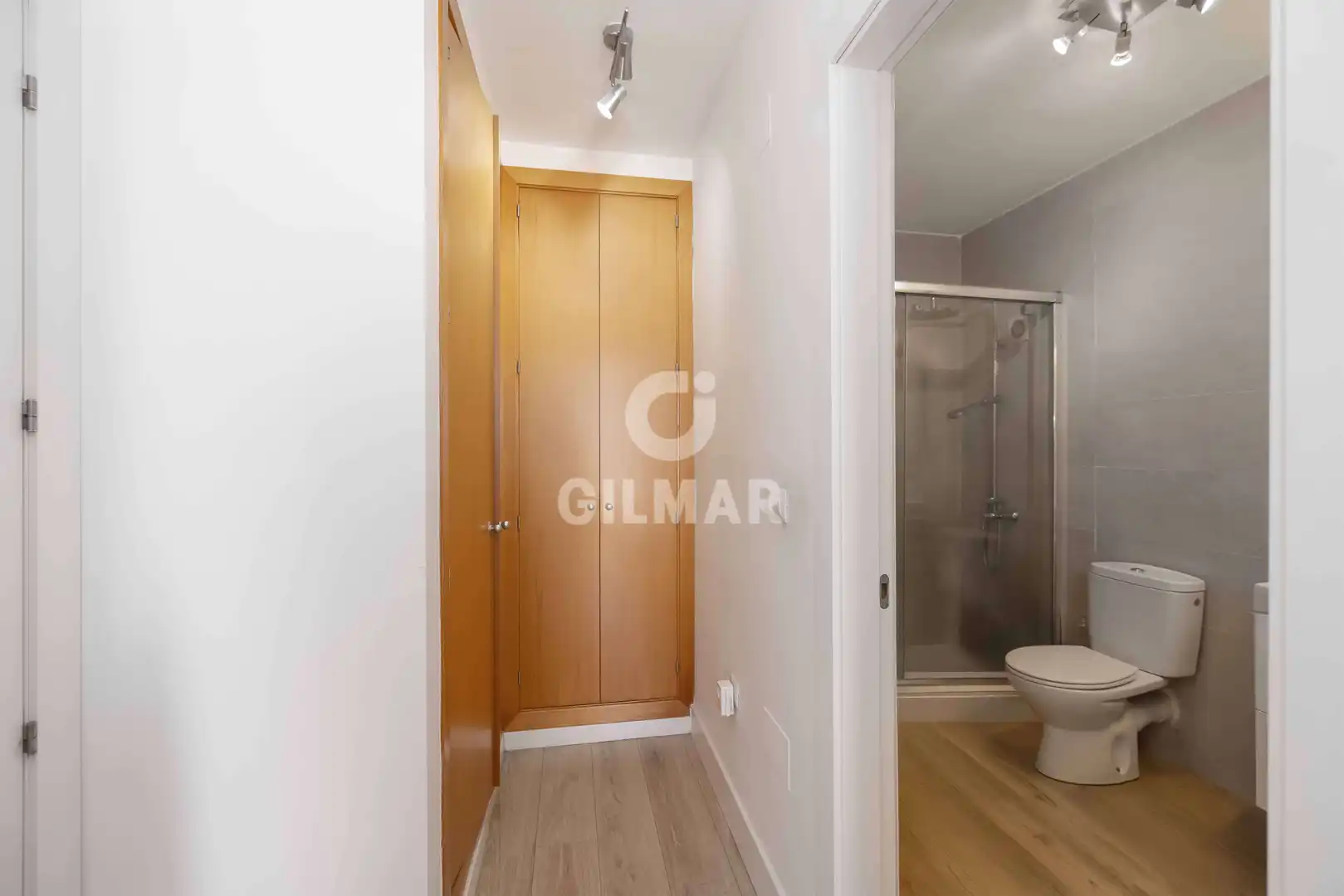 Habitación de Casa adosada en venta en Torremolinos con Calefacción, Jardín privado y Piscina