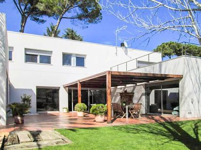 Jardí de Casa o xalet en venda en Sant Cugat del Vallès amb Aire condicionat, Terrassa i Piscina