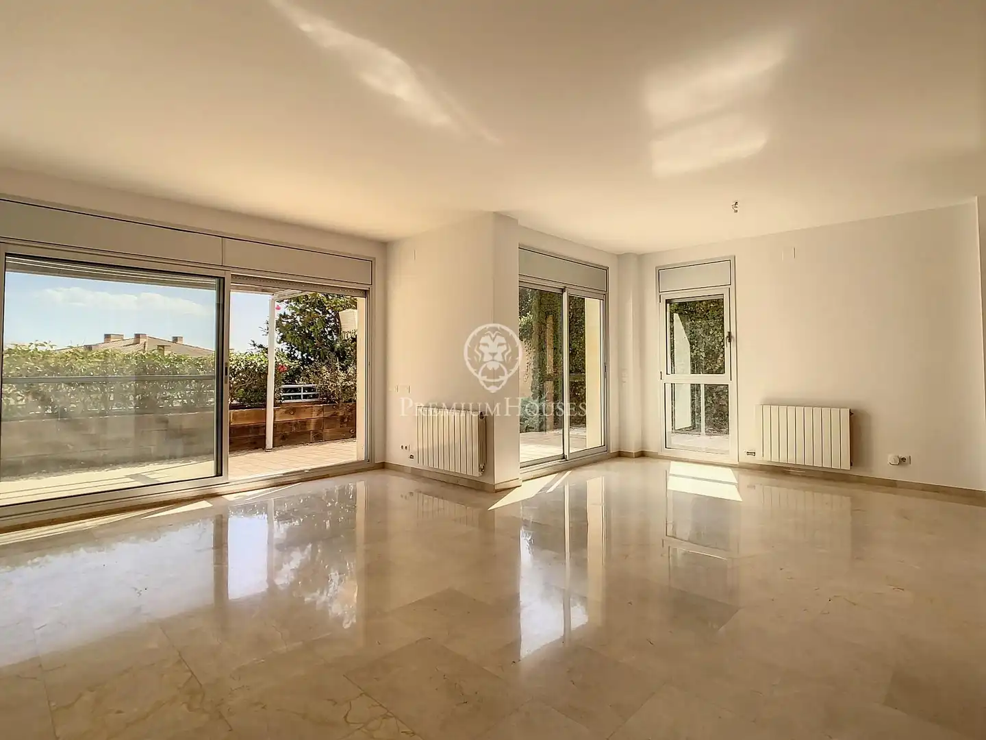 Sala de estar de Casa adosada en venta en Arenys de Munt con Aire acondicionado, Calefacción y Jardín privado
