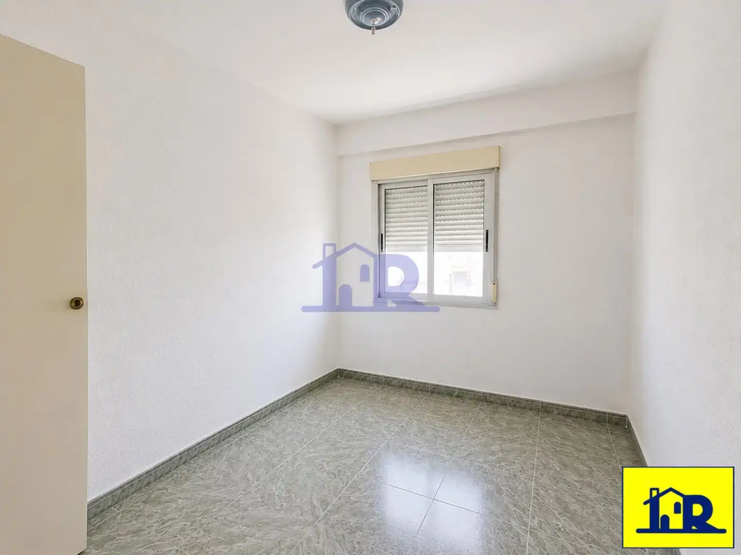 Bedroom of Flat for sale in Cuenca  with Air Conditioner and Heating
