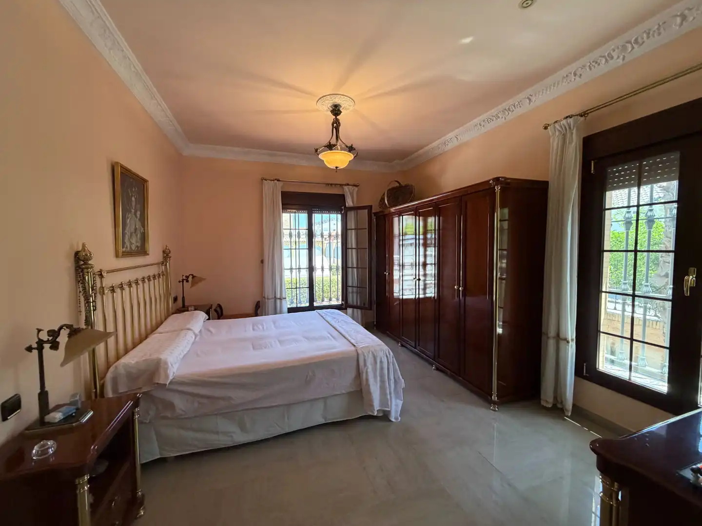 Dormitori de Casa o xalet en venda en Bormujos amb Aire condicionat, Jardí privat i Terrassa