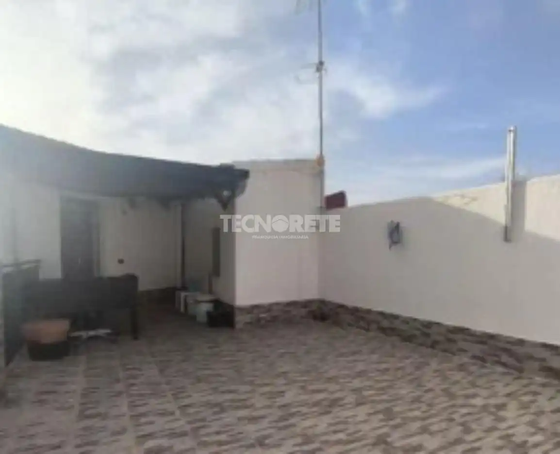 Casa adosada en venda a Lillo