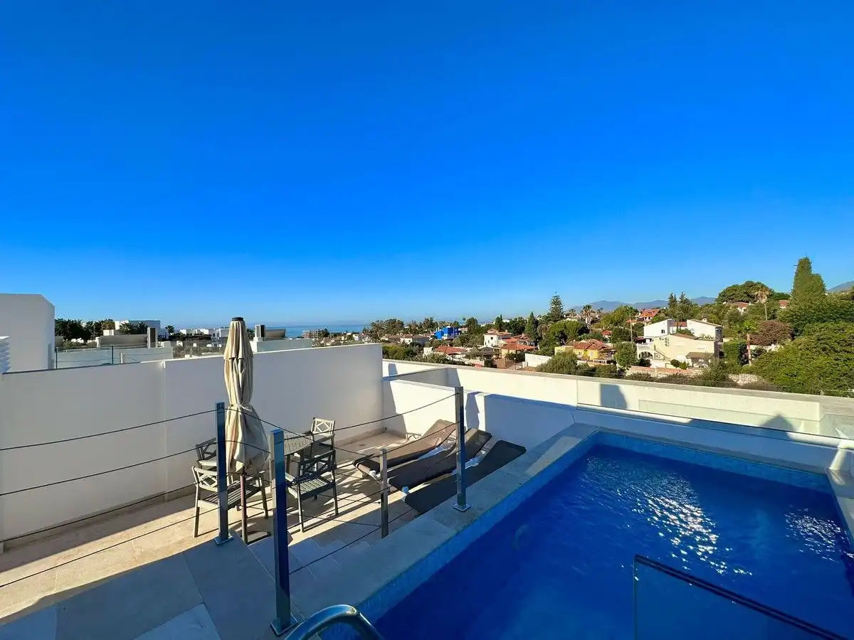Swimming pool of Detached homes for rent in Marbella  with Air Conditioner, Heating and Terrace