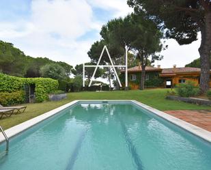 Jardí de Casa o xalet en venda en Sant Vicenç de Montalt amb Terrassa i Piscina