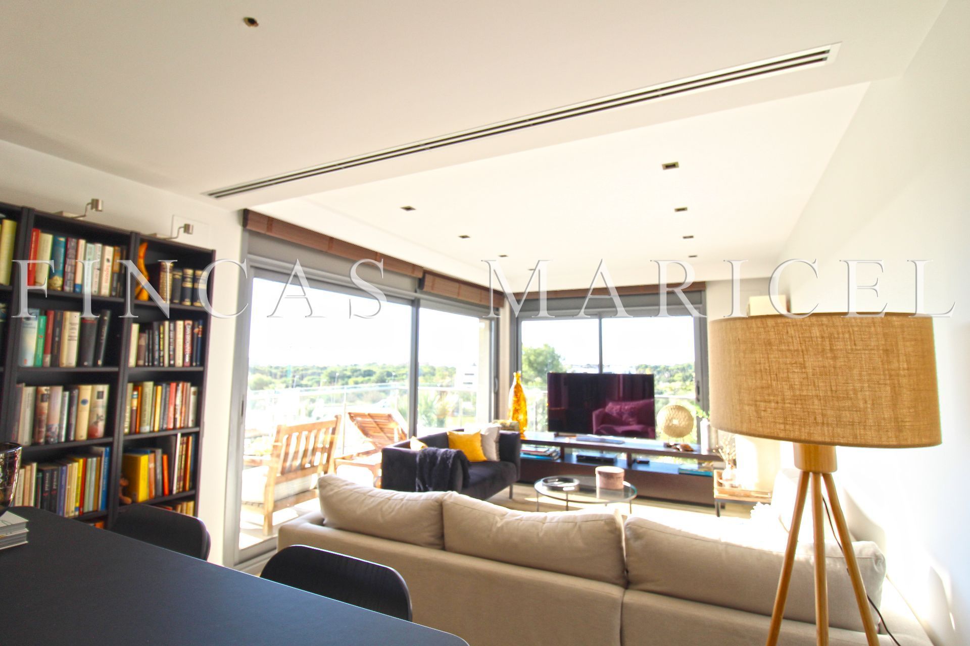 Living room of Flat for sale in Sitges  with Air Conditioner, Heating and Terrace