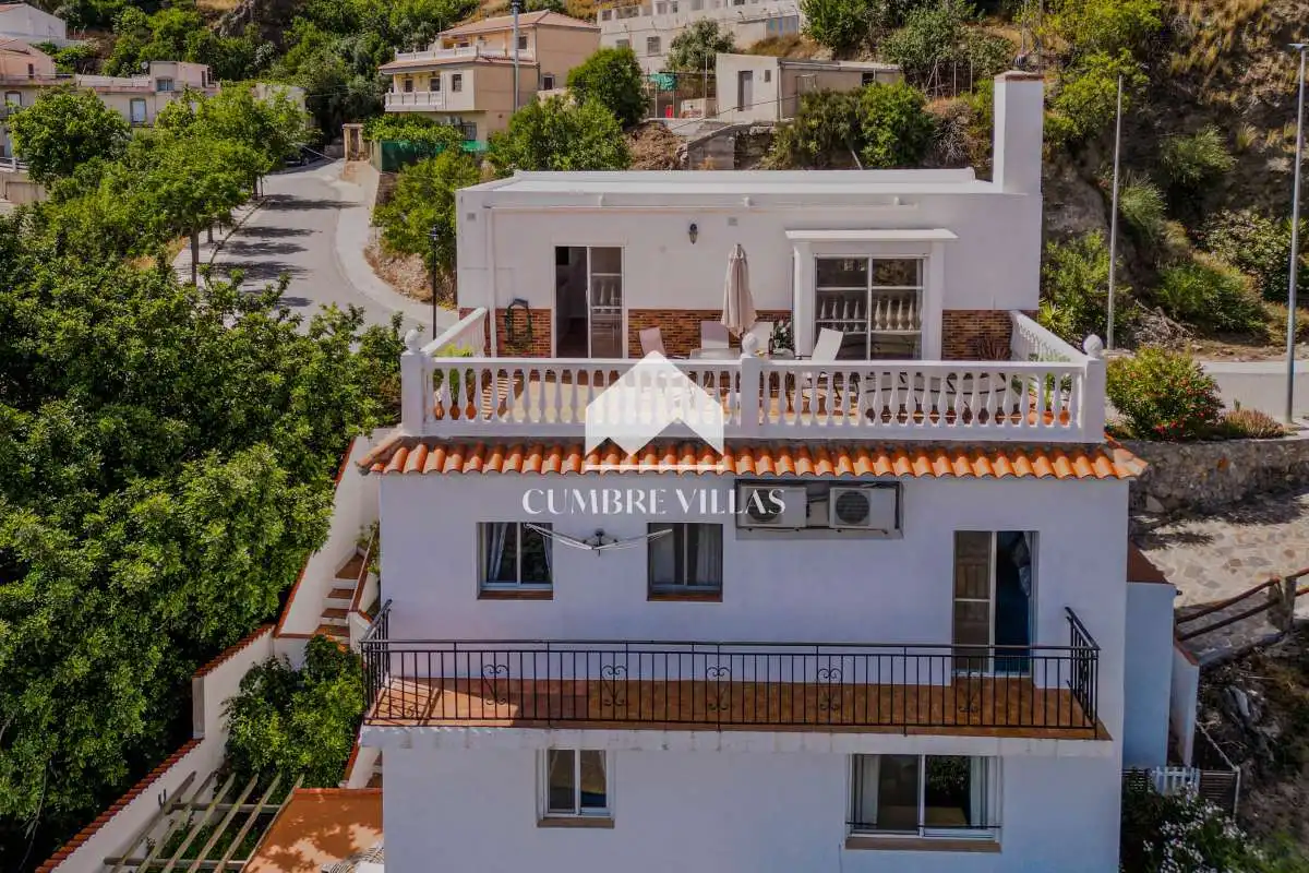 Vista exterior de Casa o xalet en venda en Lújar amb Jardí privat, Terrassa i Internet