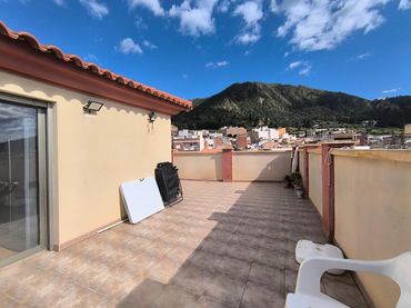 Penthouse mit Aufzug zum Verkauf in Calle SAN JOSE MONTAÑA