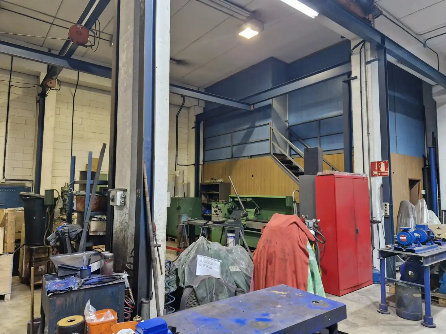 Fabrikhallen zur Miete in Zona Industrial