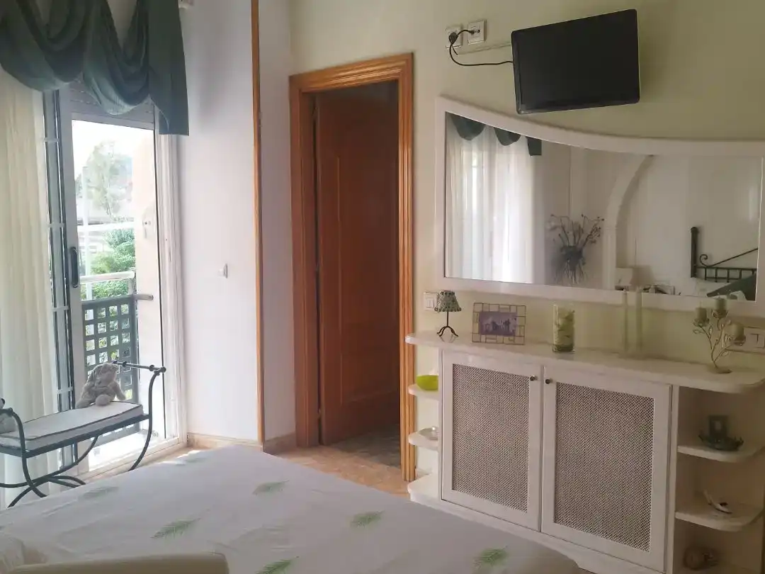 Dormitori de Casa adosada en venda en Sant Vicenç Dels Horts amb Aire condicionat i Balcó
