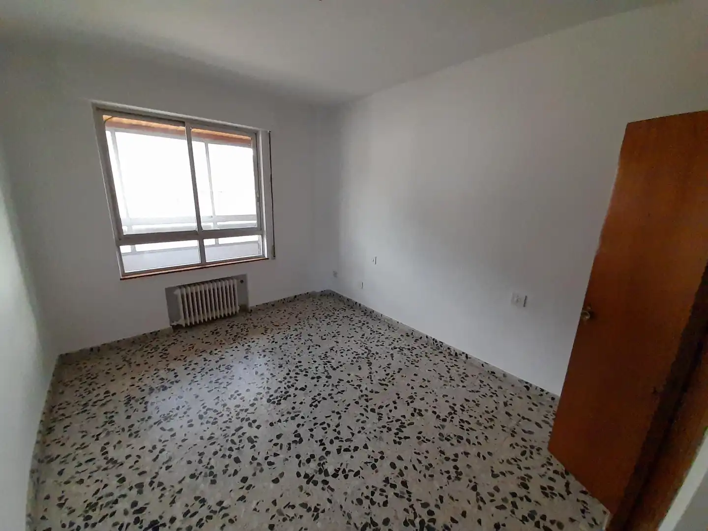 Habitación de Piso en venta en Ponferrada con Calefacción, Terraza y Trastero