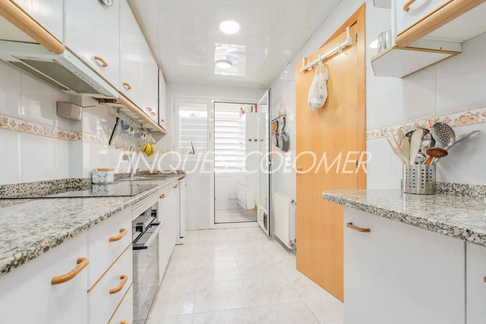 Cocina de Dúplex en venta en Rubí con Aire acondicionado, Calefacción y Jardín privado