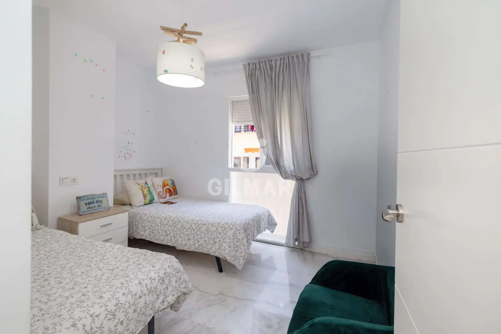 Dormitori de Apartament en venda en Estepona amb Calefacció, Piscina i Balcó