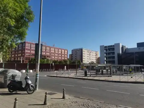 Aparcament amb ascensor en venda a Calle Doctor Ordóñez de la Barrera 2