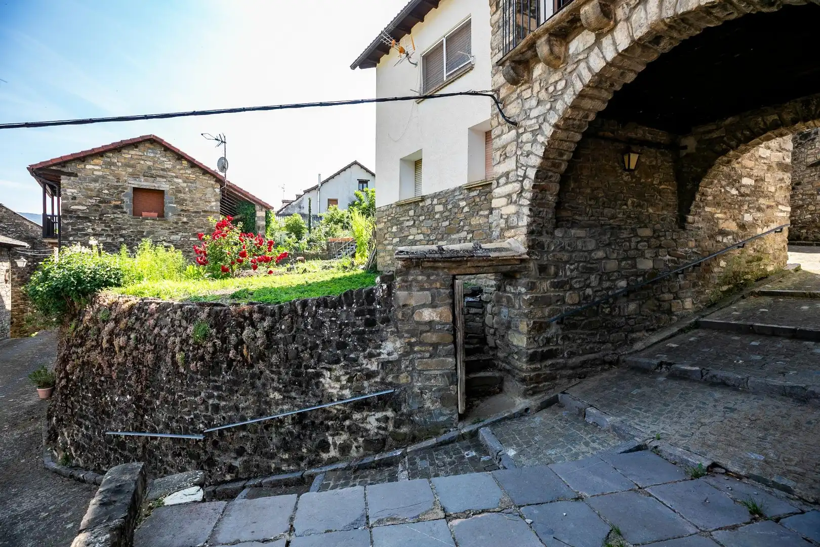 Vista exterior de Casa o chalet en venta en Aragüés del Puerto con Jardín privado, Terraza y Amueblado