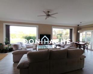 Living room of House or chalet for sale in Arroyo de San Serván  with Air Conditioner, Heating and Private garden
