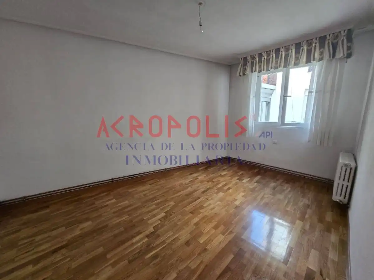 Wohnung zur Miete in Casco Antiguo
