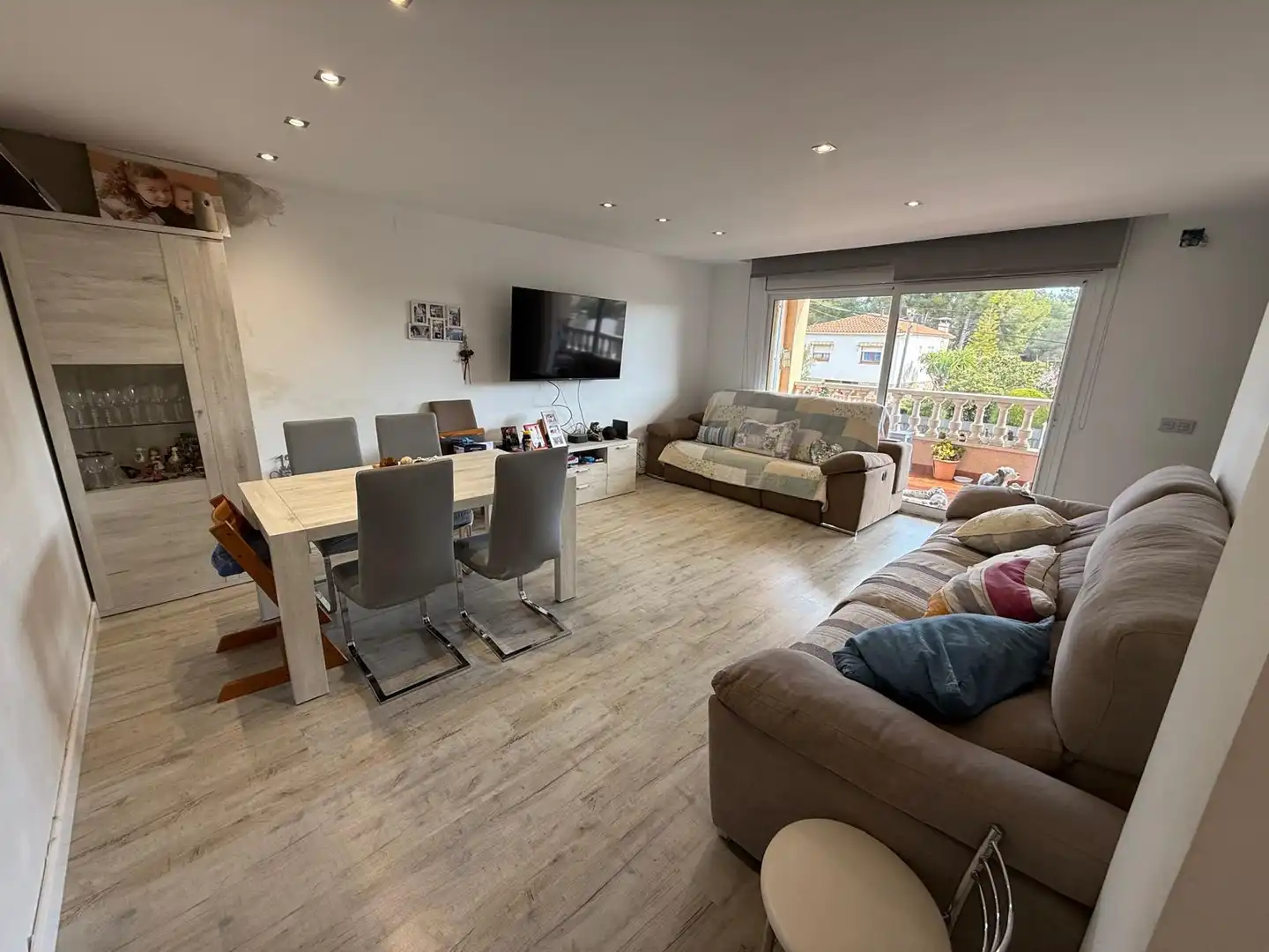 Living room of Single-family semi-detached for sale in Calafell  with Air Conditioner, Heating and Parquet flooring