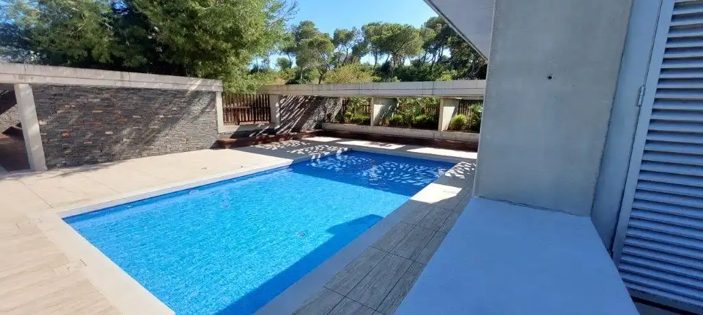 Piscina de Dúplex en venda en Sant Pere de Ribes amb Aire condicionat, Calefacció i Jardí privat