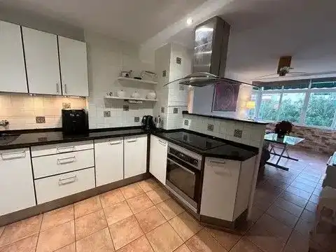 Küche von Wohnung zur Miete in Benalmádena mit Klimaanlage, Schwimmbad und Balkon