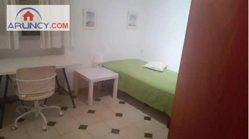 Habitación de Piso de alquiler en Sevilla con Aire acondicionado, Calefacción y Amueblado
