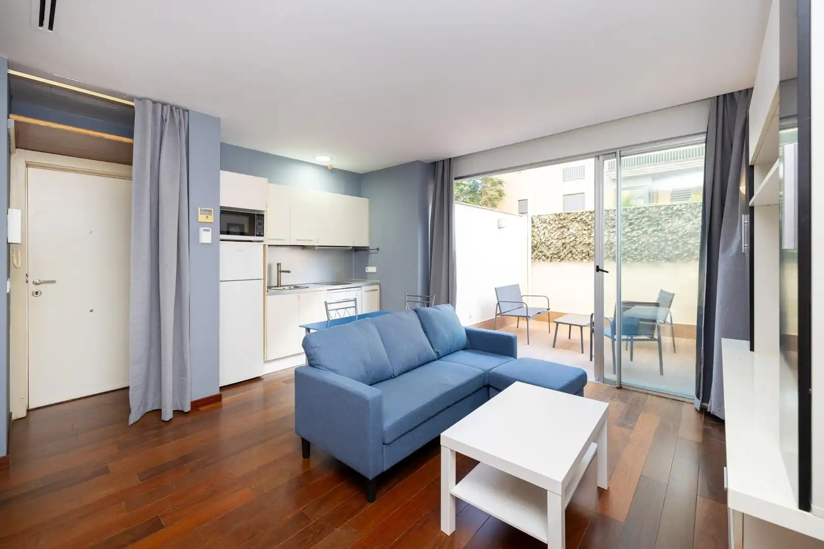 Sala d'estar de Apartament en venda en Granada amb Aire condicionat, Calefacció i Jardí privat