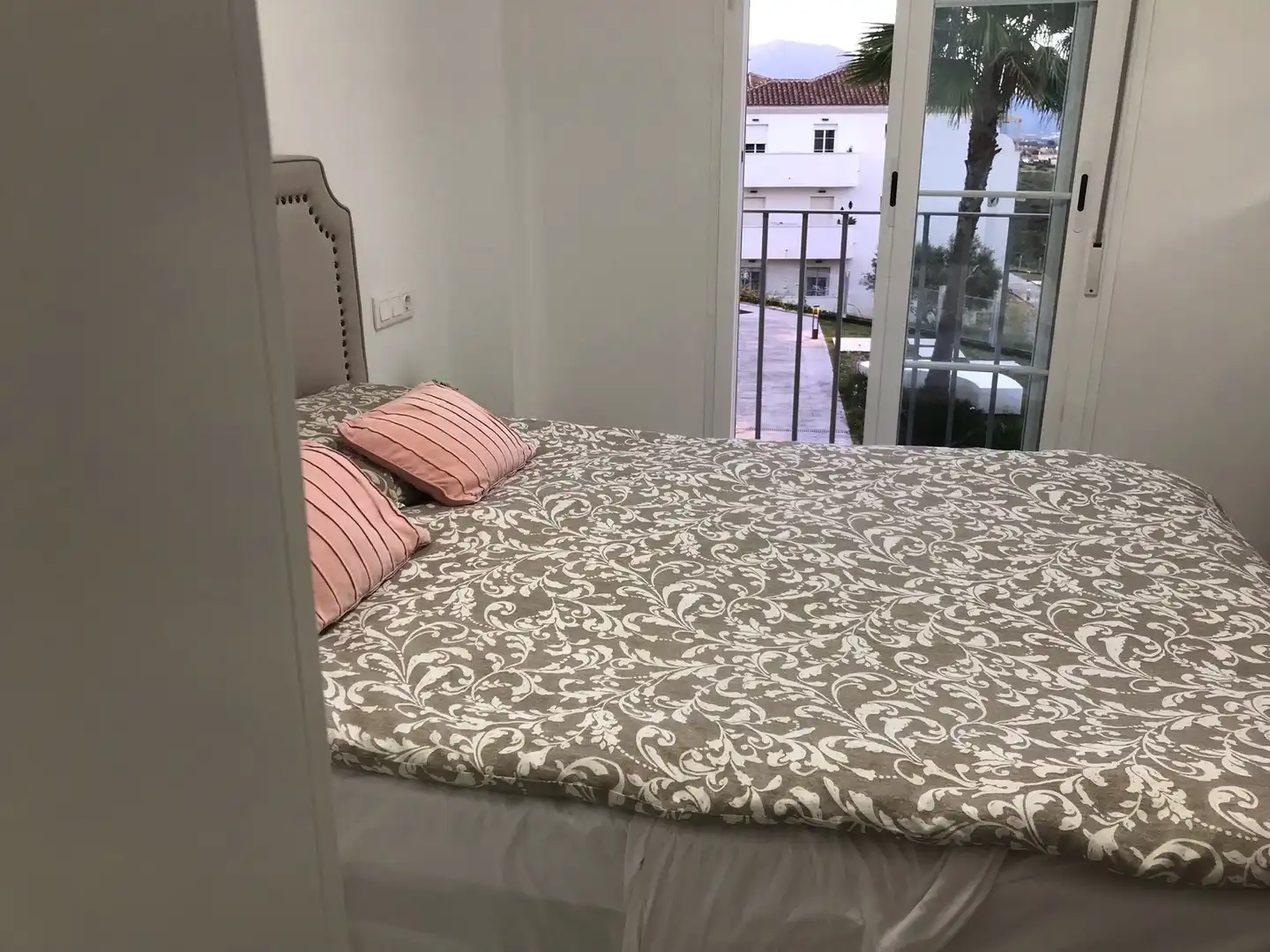 Schlafzimmer von Wohnungen zum Verkauf in Manilva mit Klimaanlage, Terrasse und Abstellraum