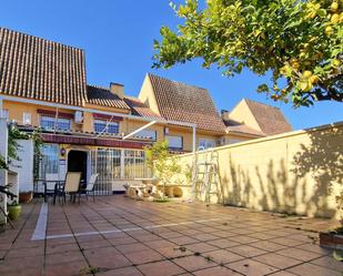 Jardí de Casa adosada en venda en Badajoz Capital amb Aire condicionat, Parquet i Terrassa