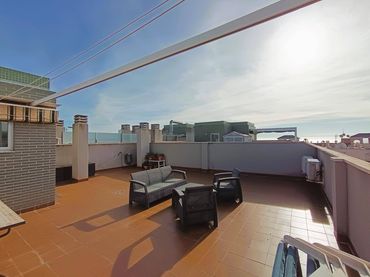 Penthouse with garden for sale in Orihuela Costa