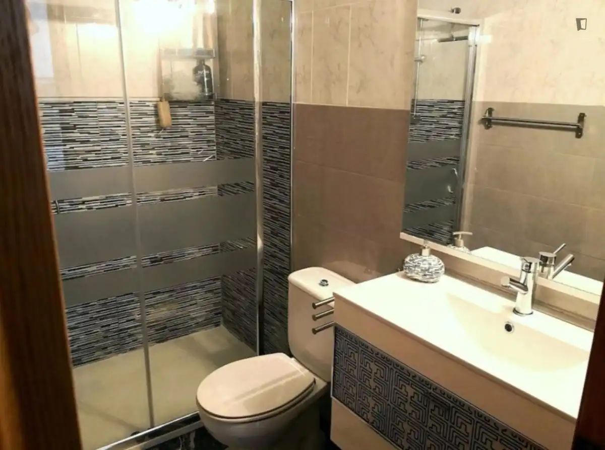Baño de Apartamento de alquiler en  Valencia Capital con Aire acondicionado, Calefacción y Amueblado