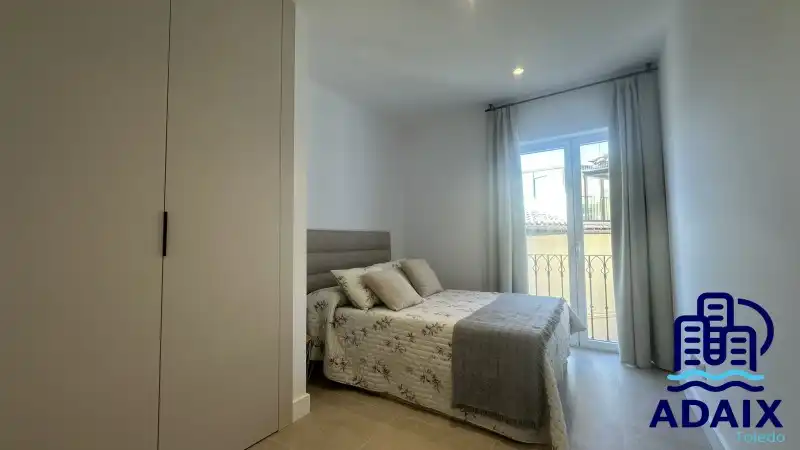 Bedroom of Flat for rent in Toledo  with Air Conditioner, Heating and Furnished