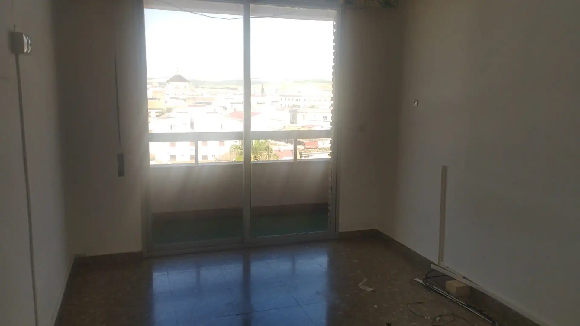 Ático de alquiler en Paseo de la Victoria, Zona Centro