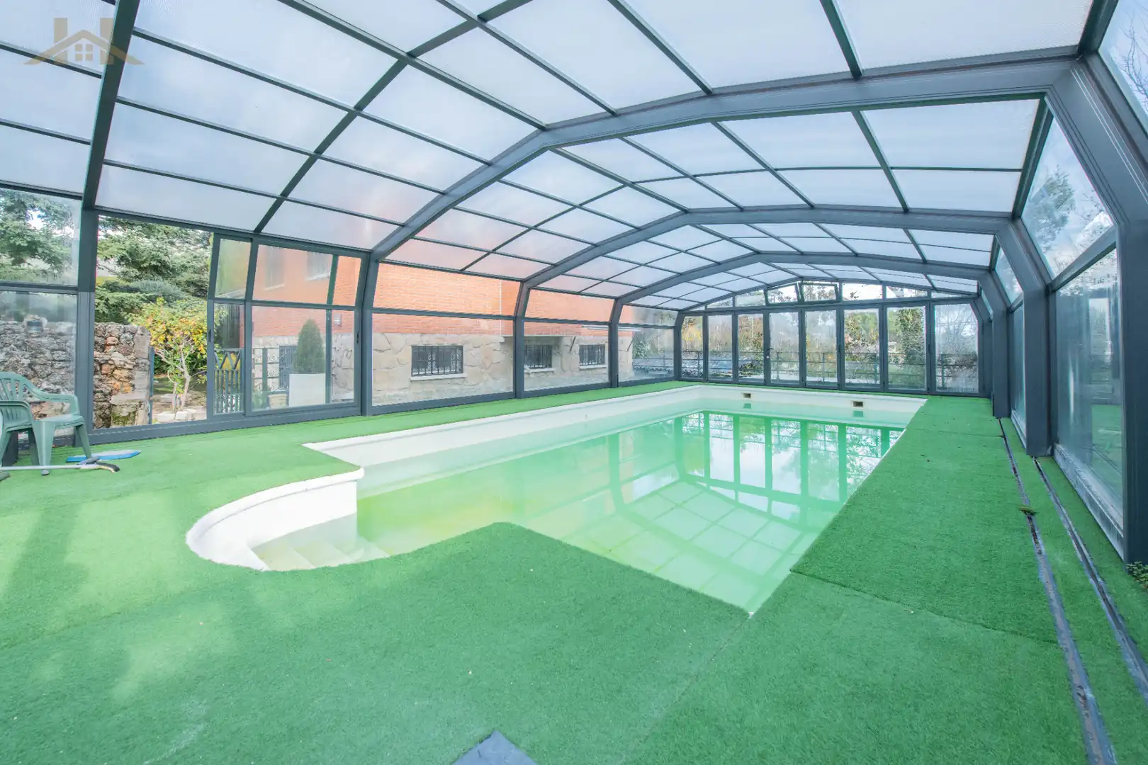 Piscina de Casa o xalet en venda en Manzanares El Real amb Aire condicionat, Calefacció i Jardí privat