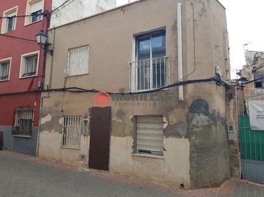 Casa con balcón en venta en Calle MOLINO