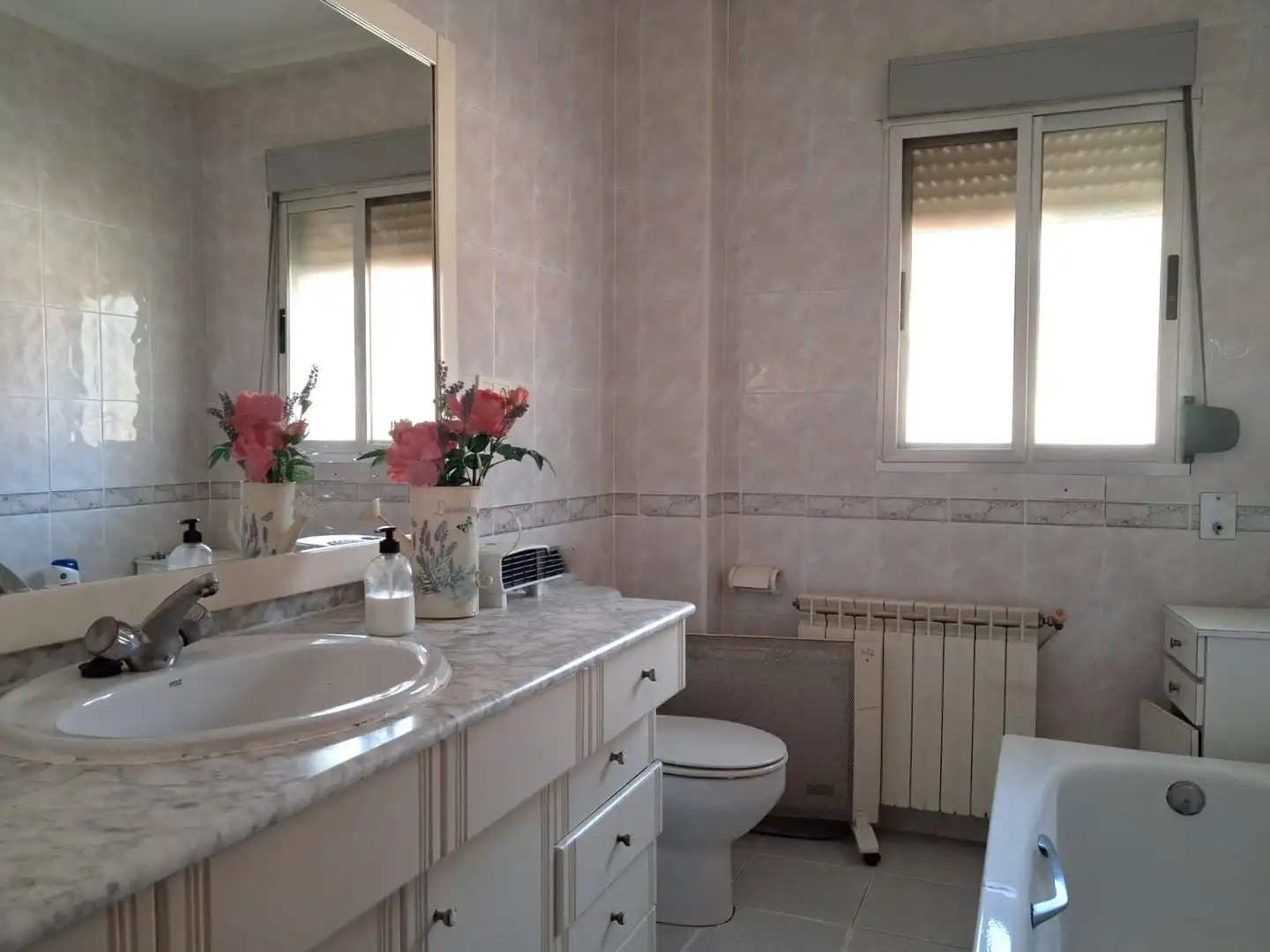 Baño de Casa adosada en venta en Requena, Valencia