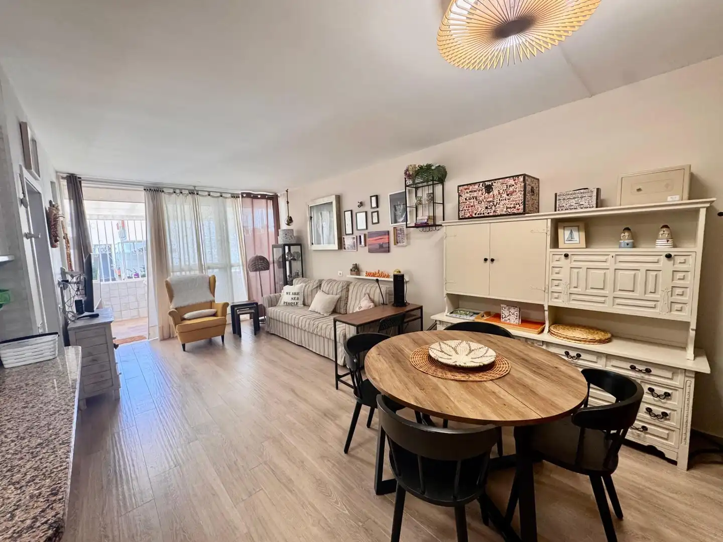 Sala de estar de Piso en venta en Arona con Jardín privado, Terraza y Amueblado