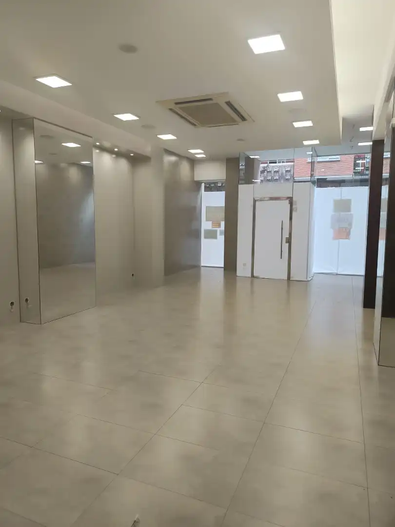 Local comercial en venta en Calle Doctores Castroviejo