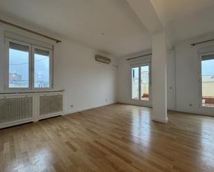 Living room of Attic to rent in  Madrid Capital  with Air Conditioner, Heating and Terrace