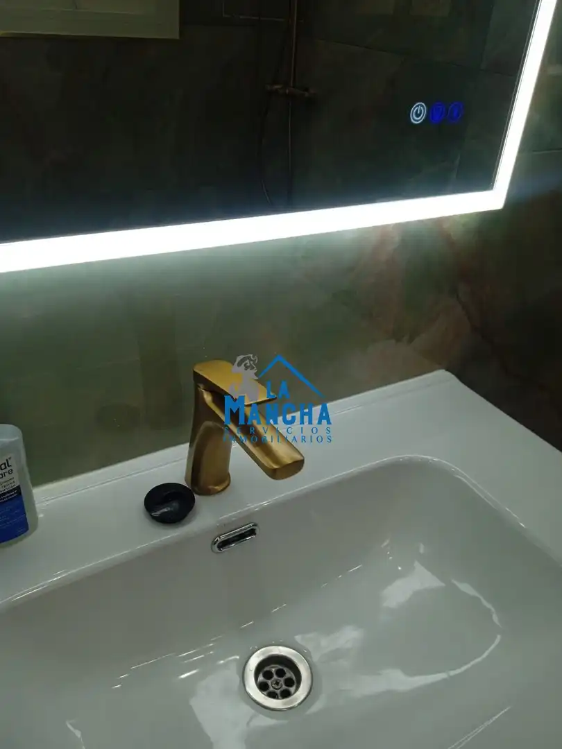 Bathroom of Flat for sale in Almansa  with Furnished and Balcony