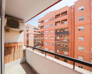 Exterior view of Apartment to rent in  Valencia Capital  with Air Conditioner, Terrace and Balcony