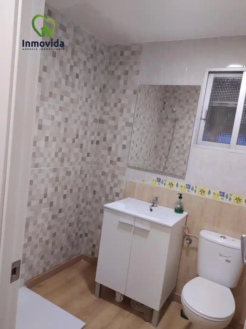 Bathroom of Flat for sale in Córdoba  with Air Conditioner and Heating