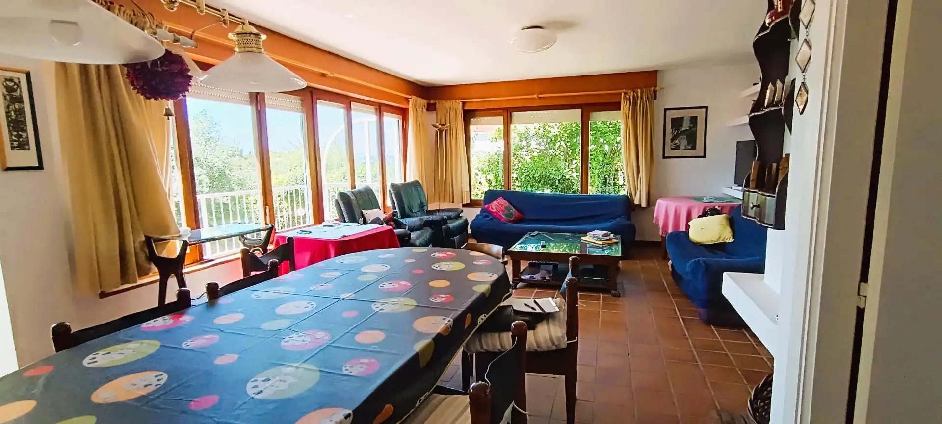 Menjador de Casa o xalet en venda en Oleiros amb Calefacció, Terrassa i Balcó