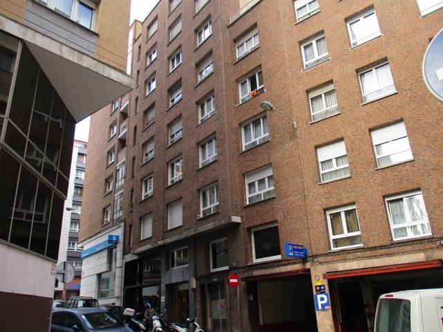 Local comercial en Alquiler en Av Pablo Iglesias en Salesas - Foncalada - Campoamor