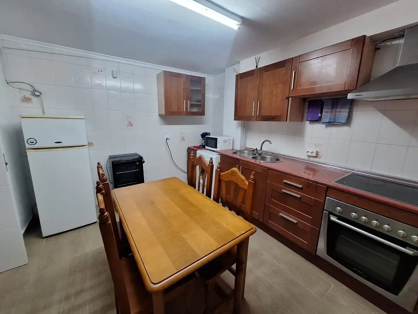 Küche von Wohnung zur Miete in La Línea de la Concepción mit Möbliert, Ofen und Waschmaschine