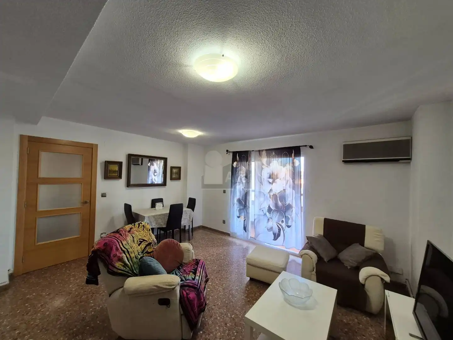 Sala d'estar de Pis en venda en Xirivella amb Aire condicionat, Calefacció i Moblat