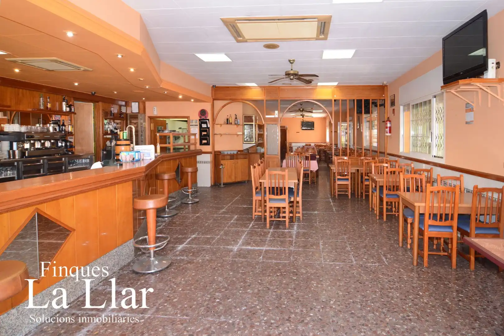 Commercial properties for sale in d'Ernest Lluch, Torrent Ballester