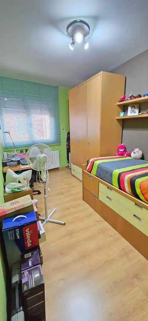 Schlafzimmer von Einfamilien-Reihenhaus zum Verkauf in Santa Perpètua de Mogoda mit Klimaanlage, Heizung und Terrasse