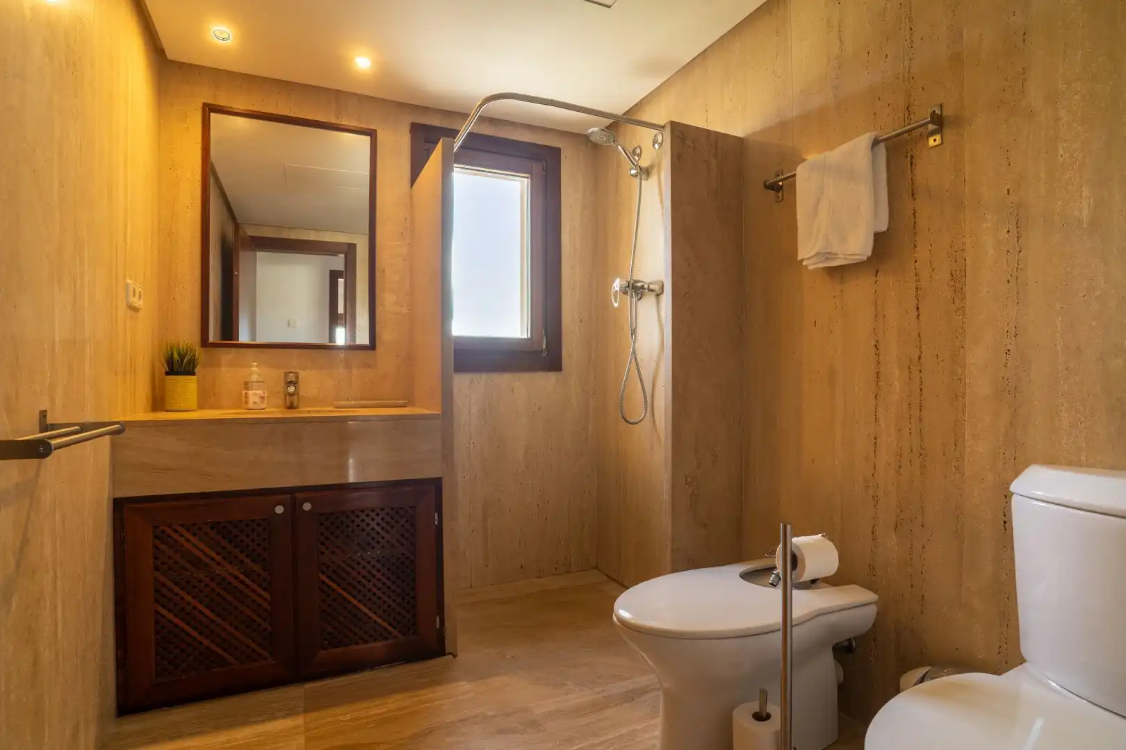 Bany de Apartament en venda en Sant Josep de sa Talaia amb Aire condicionat, Calefacció i Terrassa