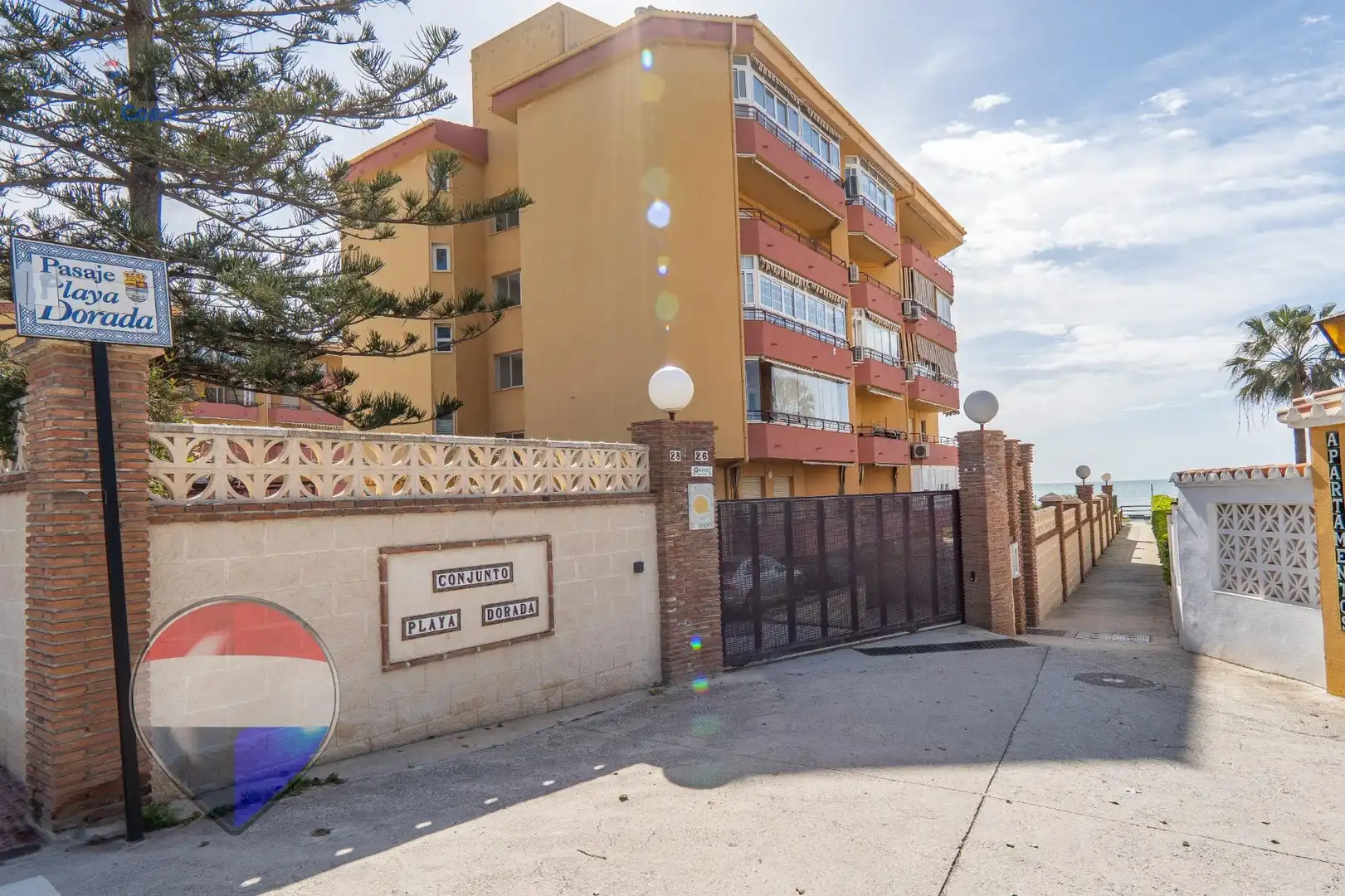 Außenansicht von Wohnung zum Verkauf in Rincón de la Victoria mit Privatgarten, Terrasse und Gemeinschaftspool